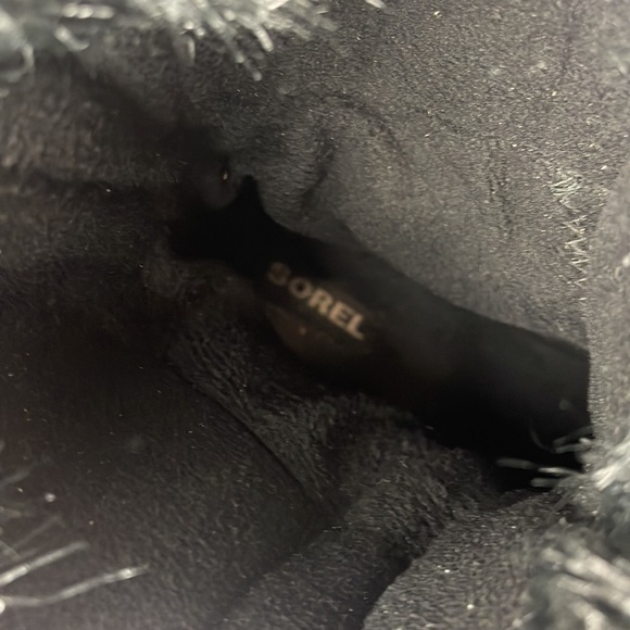 Sorel boots - Picture 9 of 10